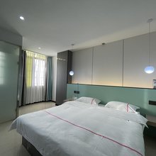 合玥宾馆(长泰哈啰广场店)