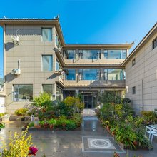 静若繁花民宿(丽江三义国际机场店)