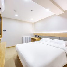 均禾酒店(北京国贸朝阳合生汇店)