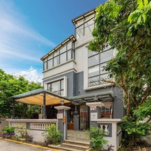 见山近海精品客栈 (深圳较场尾大鹏所城店)