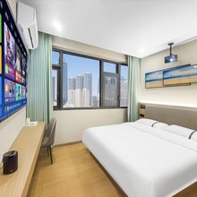 栖岸智能酒店(武汉循礼门地铁站江汉路步行街店)
