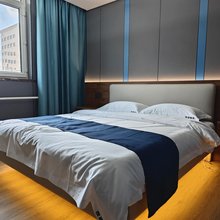 夜枫电竞酒店(哈尔滨学府凯德广场理工大学地铁站店)