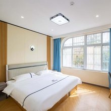 喜客来精品酒店(青岛火车站中山路地铁站店)