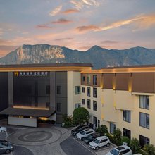 海伟国际度假酒店(昆明滇池海埂公园店)