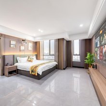 鑫雅瑞居酒店(国际会展中心省医院地铁站店)