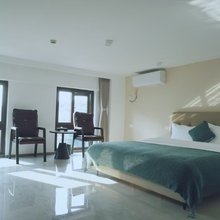 8D·城市民宿(三亚湾地铁站店)
