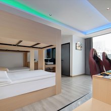 暖阳森林电竞酒店(太原汾东大街浩海物贸城店)