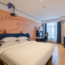 城小蜗电竞酒店(云川公园地铁站昆仑御店)