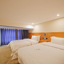 汐月度美酒店(兰州财经大学段家滩校区气象局地铁站店)