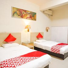 冠宏宾馆(南宁三十三中地铁站秀厢地铁站店)