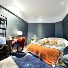 铂曼智慧酒店(长沙德思勤广场汽车南站店)