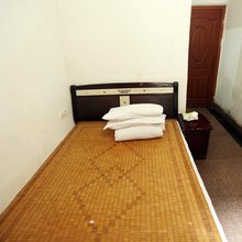 南昌新龙旅馆(青山路口地铁站店)