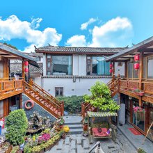 两米爱情主题客栈(丽江狮子山大水车店)