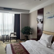 浮山东方华悦酒店