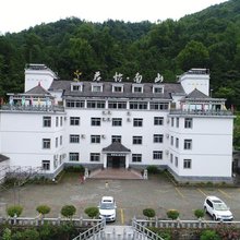 罗田君怡南山酒店