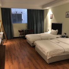 佛山泓丰酒店(荔村地铁站万科星都荟店)