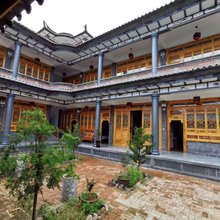 鸡足山民家庭院民宿