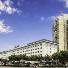 中源酒店(海南华侨中学友谊阳光城店)