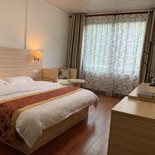 龙胜半山民宿(温泉旅游度假风雨桥店)