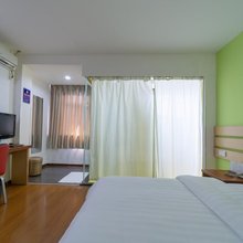 如佳商务酒店(湛江广医附属医院店)