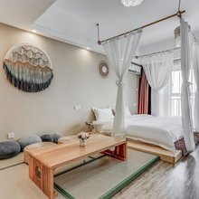 九色鹿·艺术影院酒店(武汉体育中心地铁站经开万达广场店)