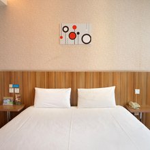 霖漉酒店(石家庄裕西公园时光街地铁站店)