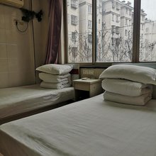 易梦宾馆(南京竹山路科宁路地铁站店)