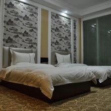 卓尼圣原大酒店