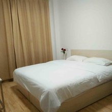 东港住宿(武汉江夏一中纸坊大街地铁站店)