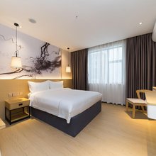 云来客栈(东莞榴花公园地铁站店)