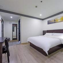 友海酒店(上海黄渡新黄路店)