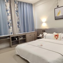 阿狸智能酒店(邯郸火车站康德店)