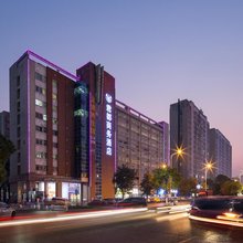 君都惠庭酒店(麓谷国际工业园长丰地铁站店)