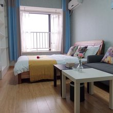 成都蜜堰时光假日酒店