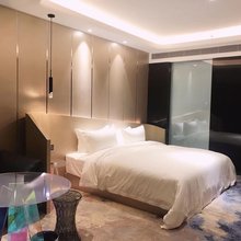 卓越酒店(茂名六韬珠宝创意园店)