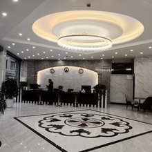 察雅辉腾大酒店