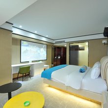途悦假日酒店(成都市五医院地铁站国色天乡店)