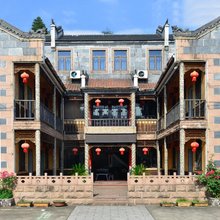 九华山东山西河农家宅院