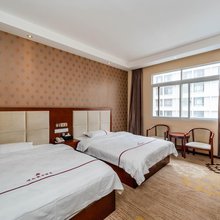 昭通明尚假日酒店(吾悦广场望海文化公园店)