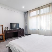 嘉年华宾馆(北京清河小营桥地铁站万象汇店)