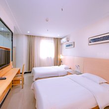 荣高便捷酒店(南宁火车站朝阳广场店)