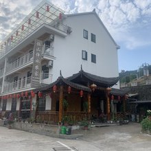 桐庐芦茨依山伴水农家乐
