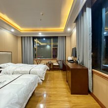 理塘雲上勒通大酒店
