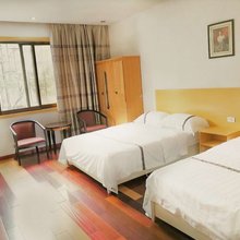 鑫意宾馆(桂林站大摩联达广场店)