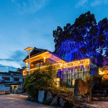 青岩古镇闲庭时光布依树舍