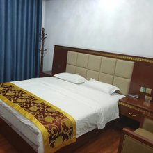 稻城崩拉商务酒店