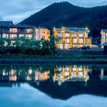 泸沽湖咕噜家湖景智能度假民宿