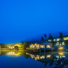 天台后岸霞云湖景民宿