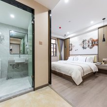 豪庭商旅酒店(武汉左岭新城未来三路地铁站店)