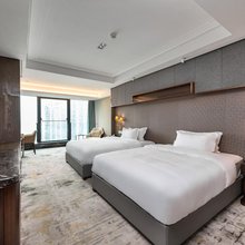 山丘酒店(重庆解放碑洪崖洞店)